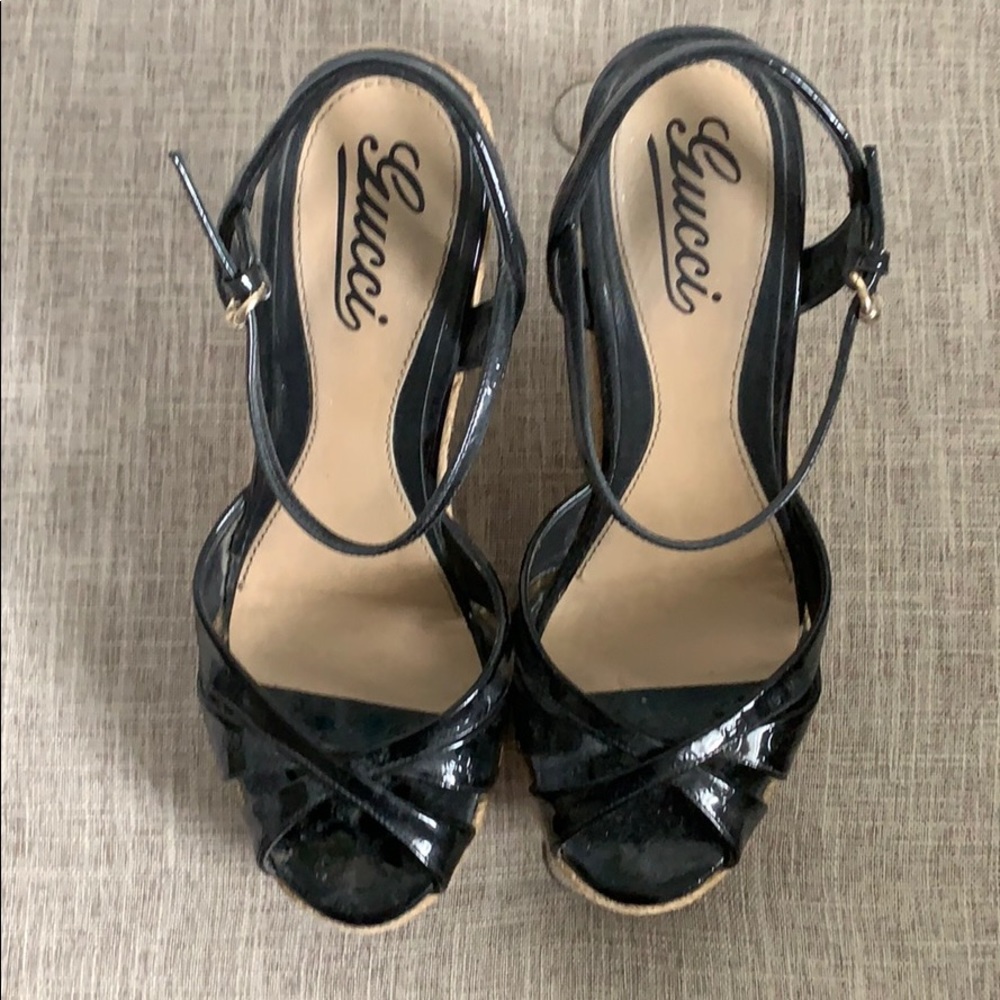 GUCCI PENELOPE PATENT EMBOSSED LEATHER WEDGES